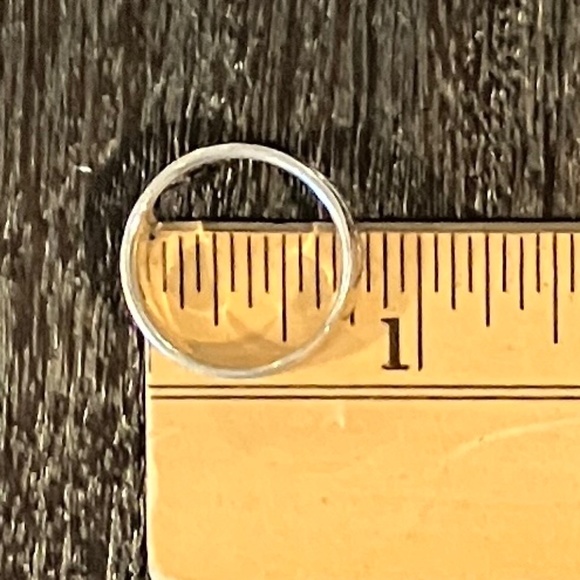 Sterling Silver ZigZag Ring Size 9 - Picture 5 of 6